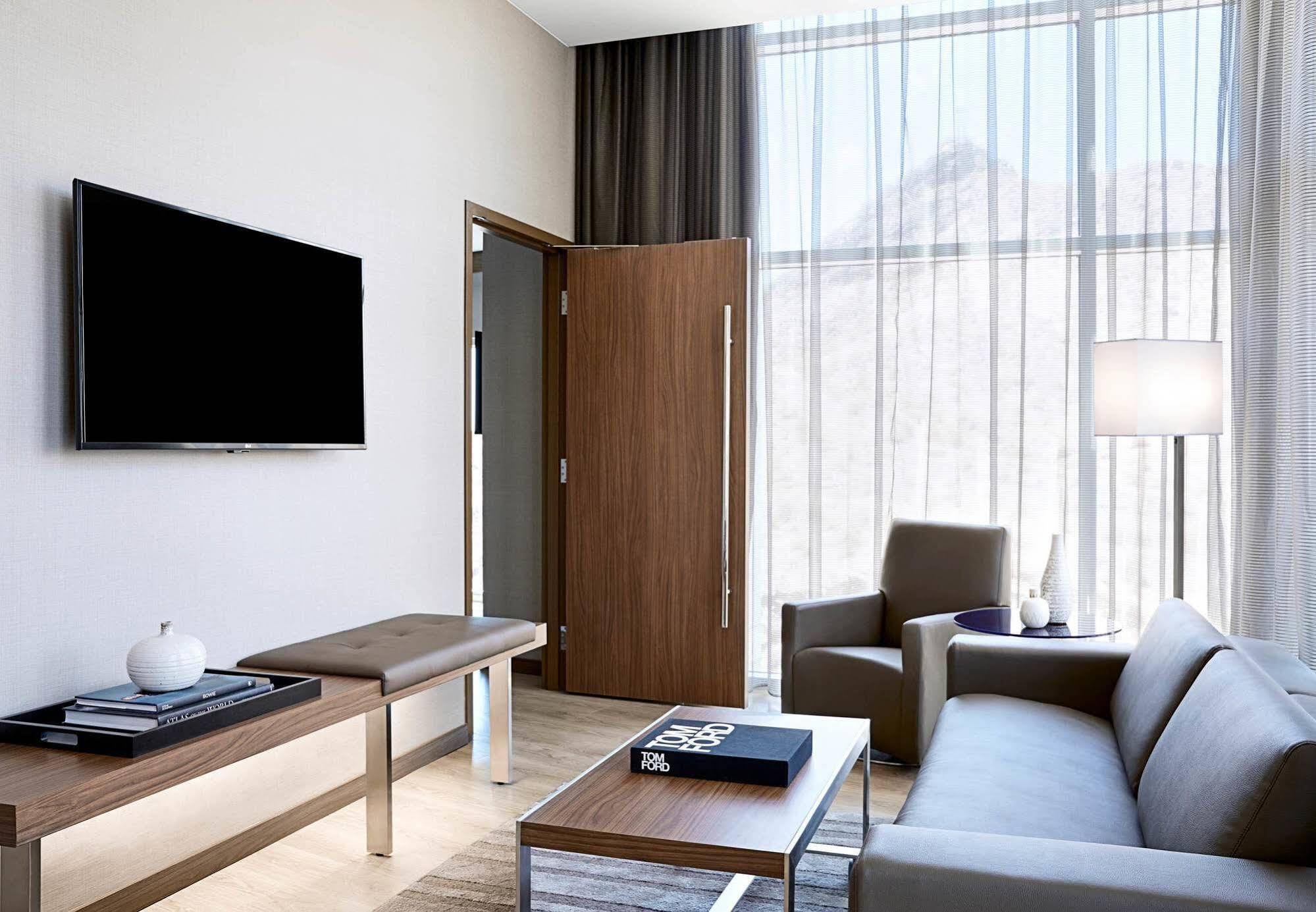 Ac Hotel By Marriott Phoenix Tempe/Downtown Экстерьер фото
